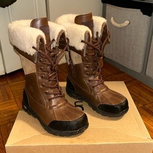 Only wore 3 times to small for my daughter